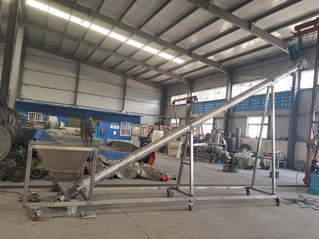 傾斜圓管绿巨人黄色免费网站